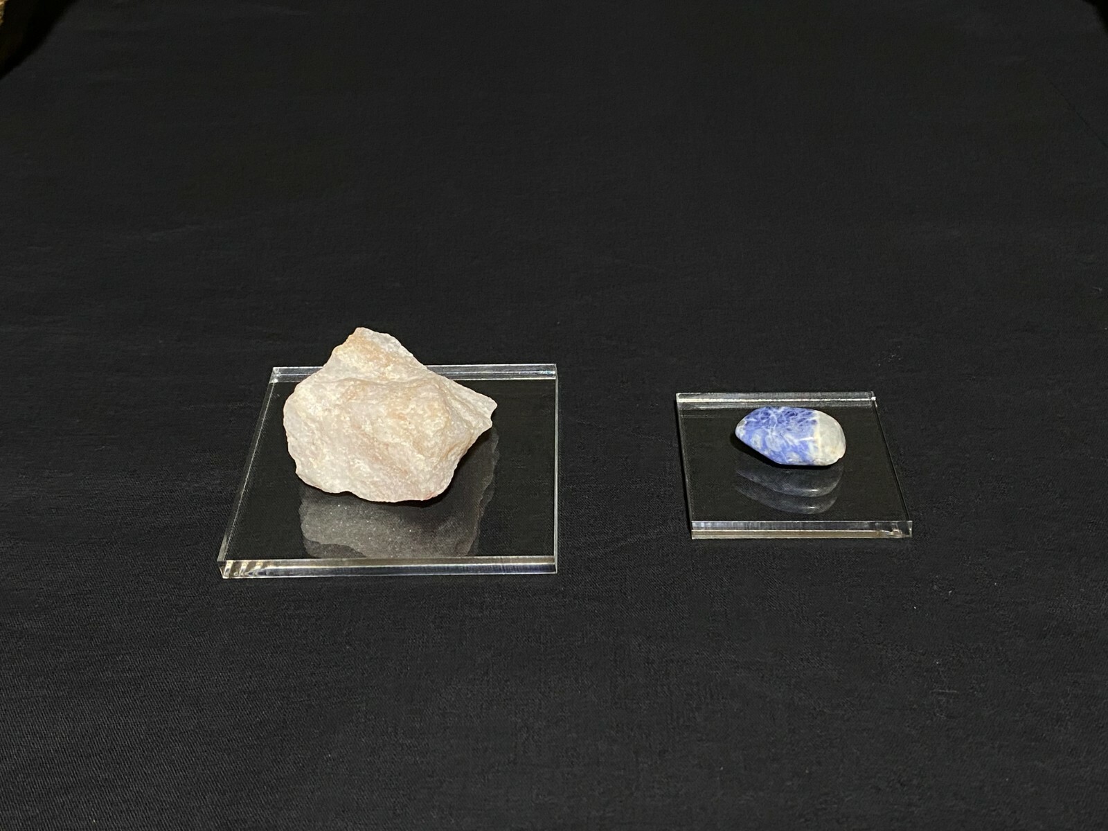 Clear Acrylic Square Bases Stands Mineral Collectible Mounting Display 1 – 7″