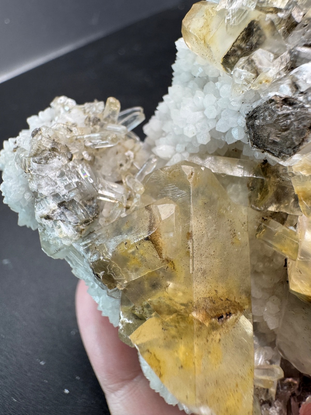 6557 Auralight Calcite on White Quartz BRIGHT UV Fu Jian 100g