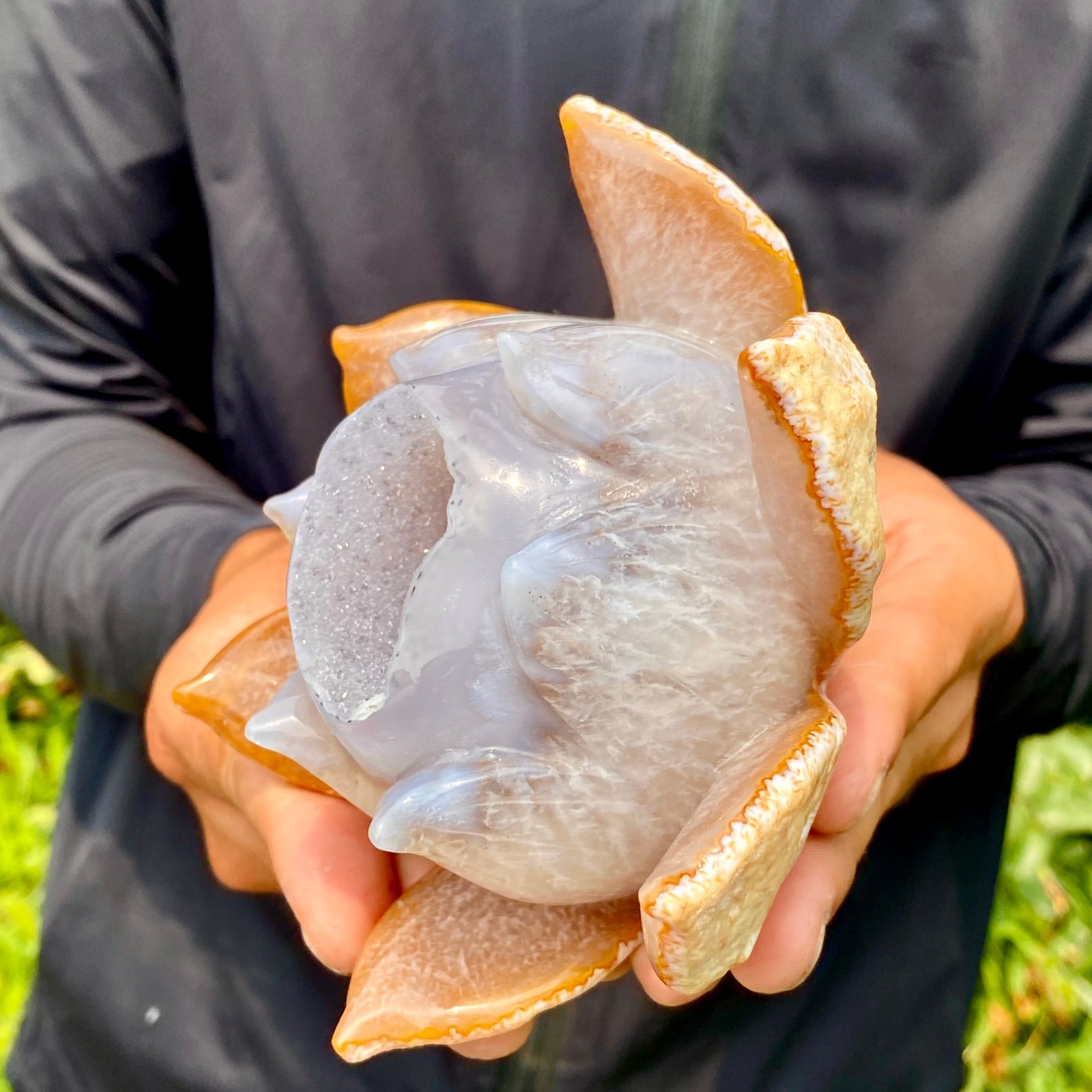 711G Drunken agate lotus hand carved meditation crystal display decoration