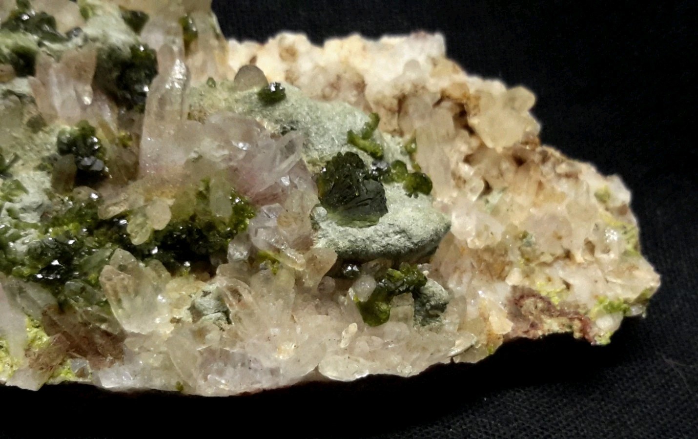 2.75″ EPIDOTE on QUARTZ from the Mibladen Mining District, Khénifra, Morocco