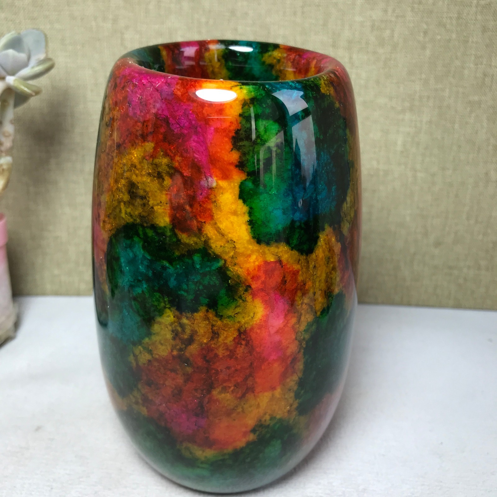 Natural “Seven Colors Jade” vase specimen -Taiwan China 1130g 129mm A2930