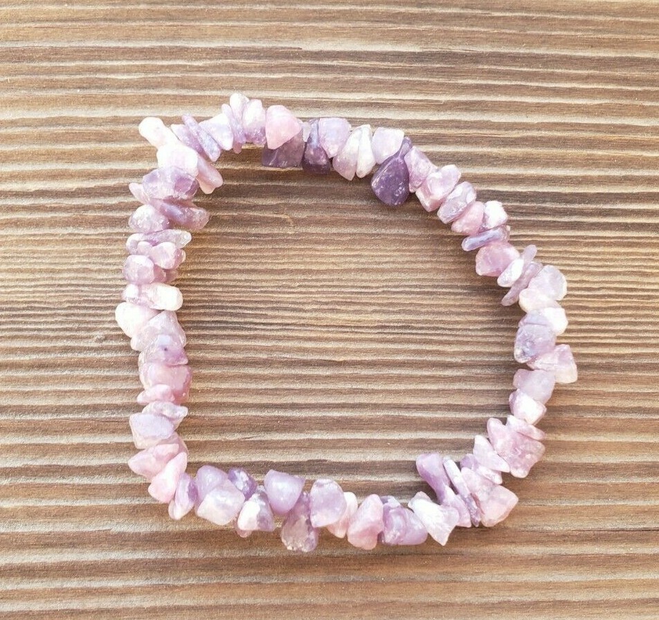 NATURAL LEPIDOLITE STONE GEMSTONE STRETCHY CHIP BRACELET