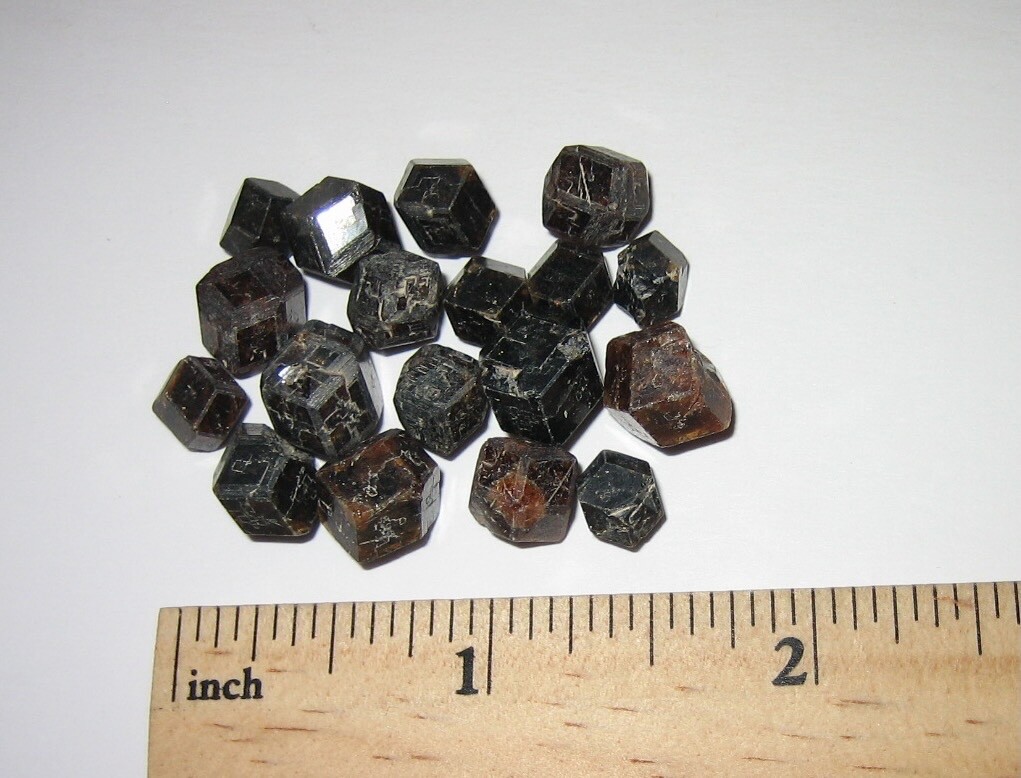 18 SMALL GOOD QUALITY 0.2″- 0.3″ ANDRADITE GARNET CRYSTALS FROM MALI ~ 21.2g *2