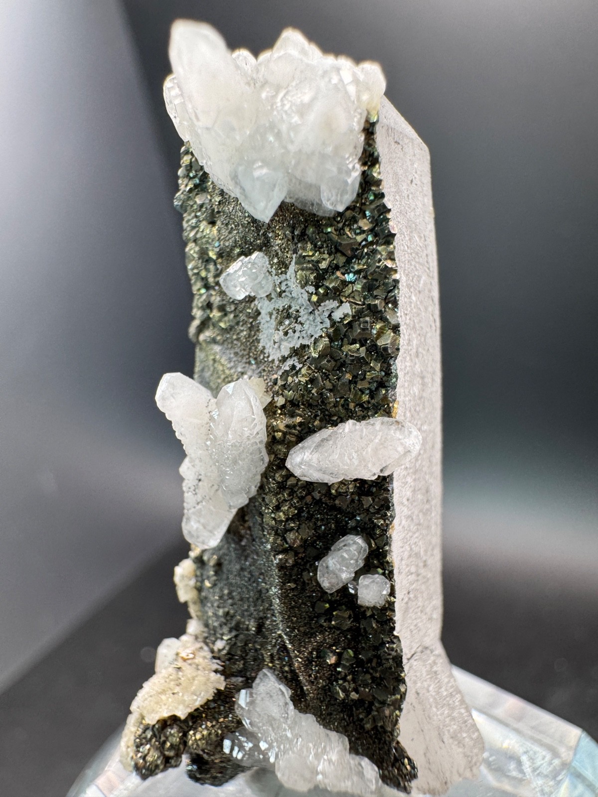 6606 Multicolor Pyrite and Calcite on Quartz Hu Bei 20g