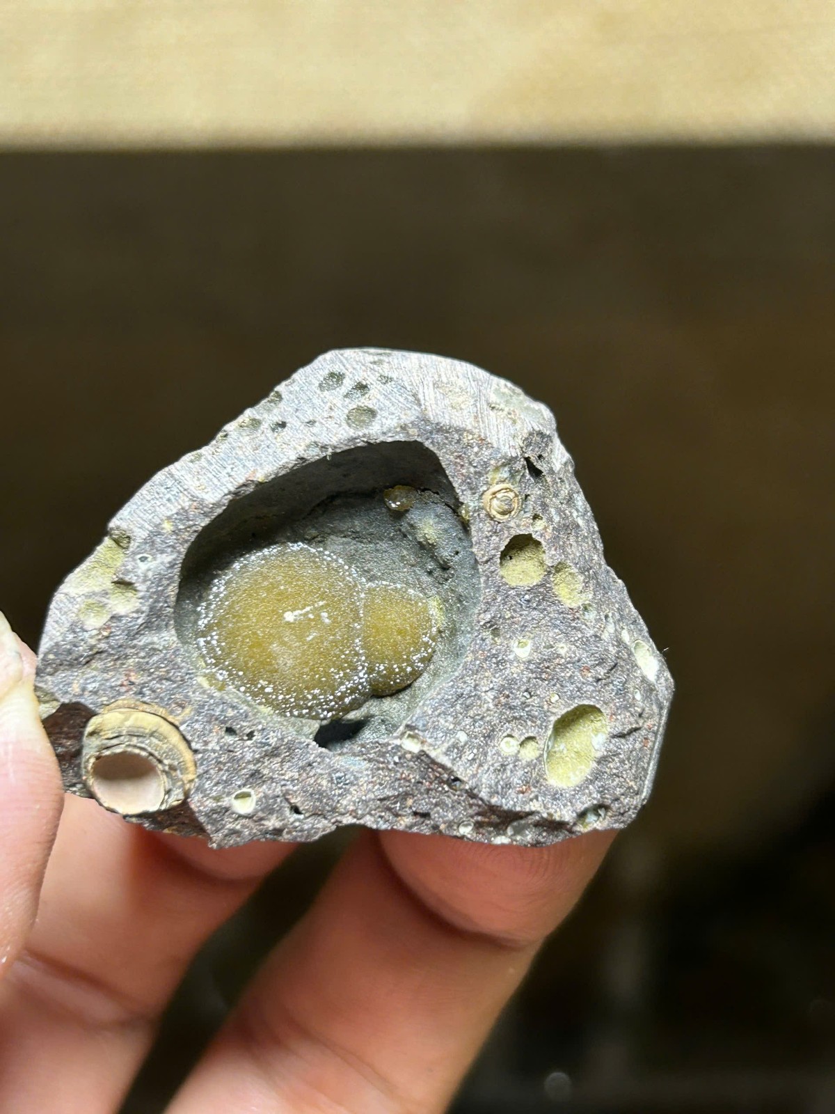Wholesale 4pcs Natural Thomsonite Egg Geode Sparkling Crystal Cavities 290g