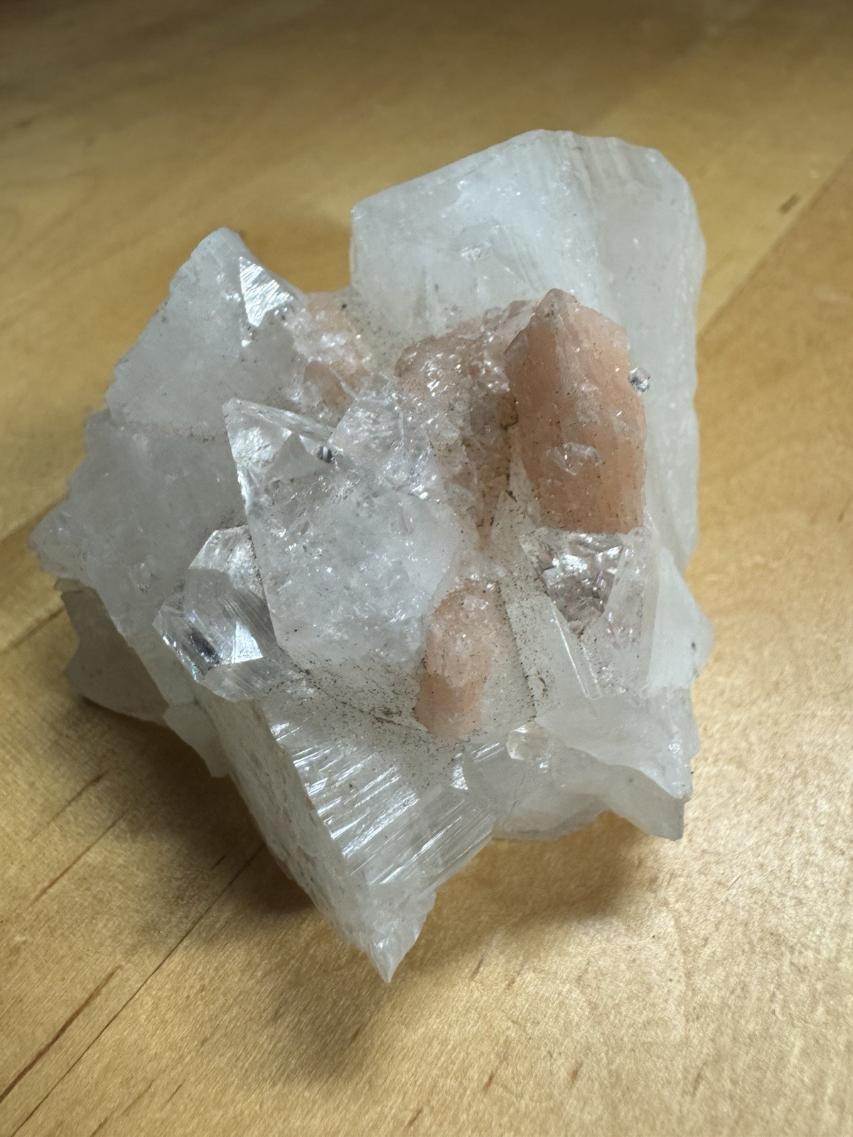 7086 Peach Stilbite On Diamond Apophyllite India 1.6”T 2.0”W 2.6”L Wt. 4 Oz.