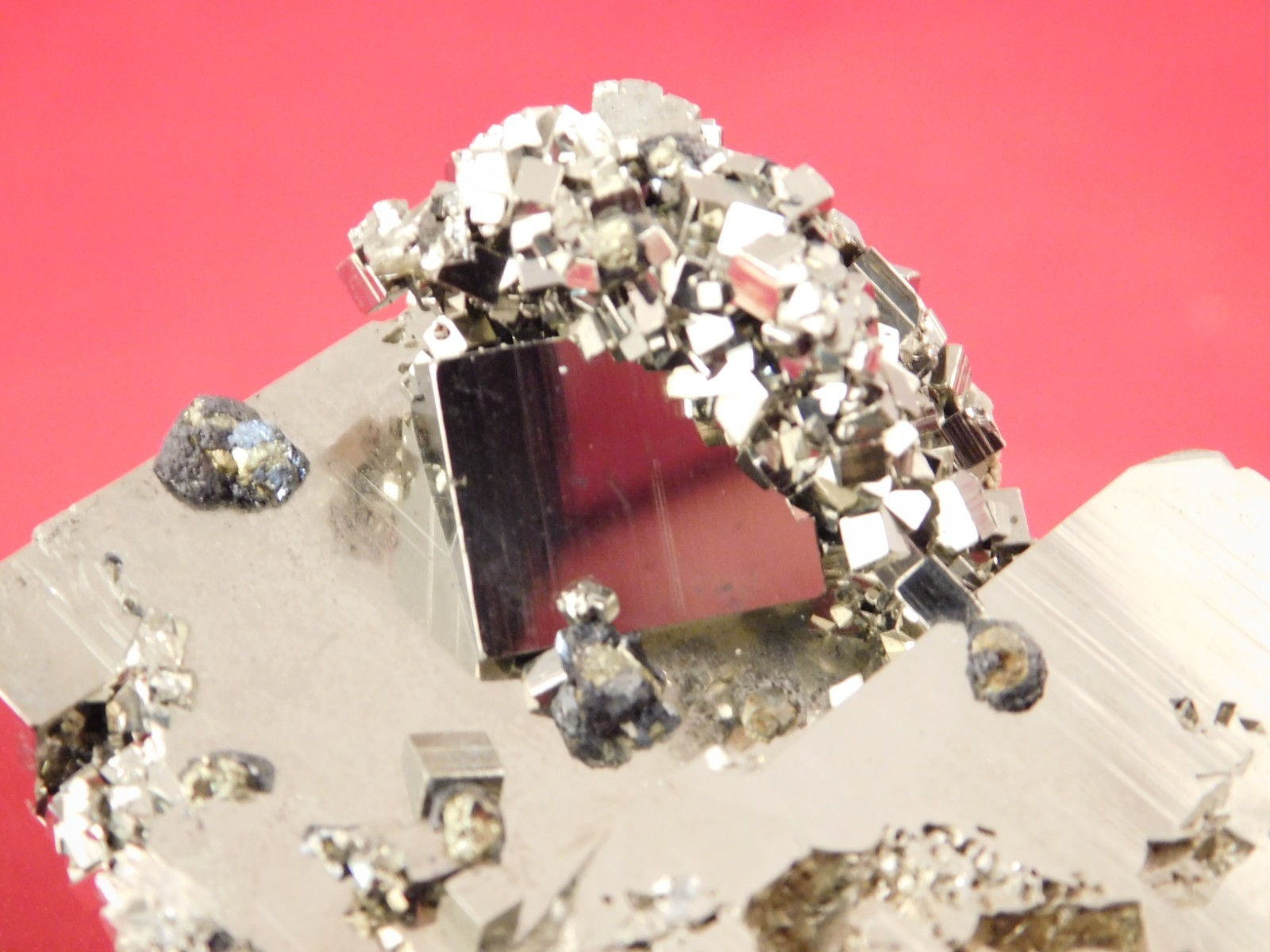 wOw BIG! AAA Pyrite CUBE Cluster 100% Natural Peru 825gr