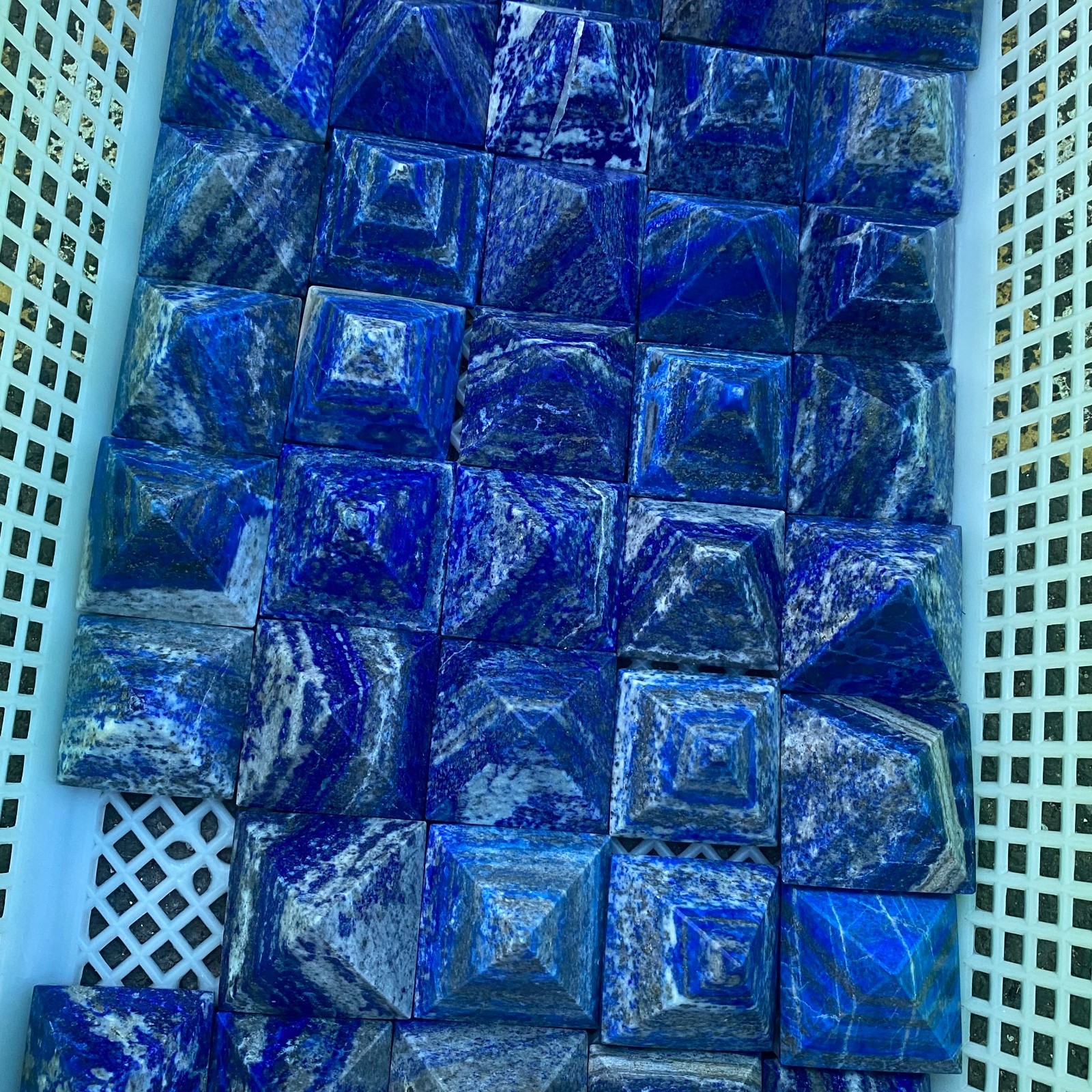 1PC Natural lapis lazuli Quartz Crystal Pyramid Energy Tower Spiritual Healing