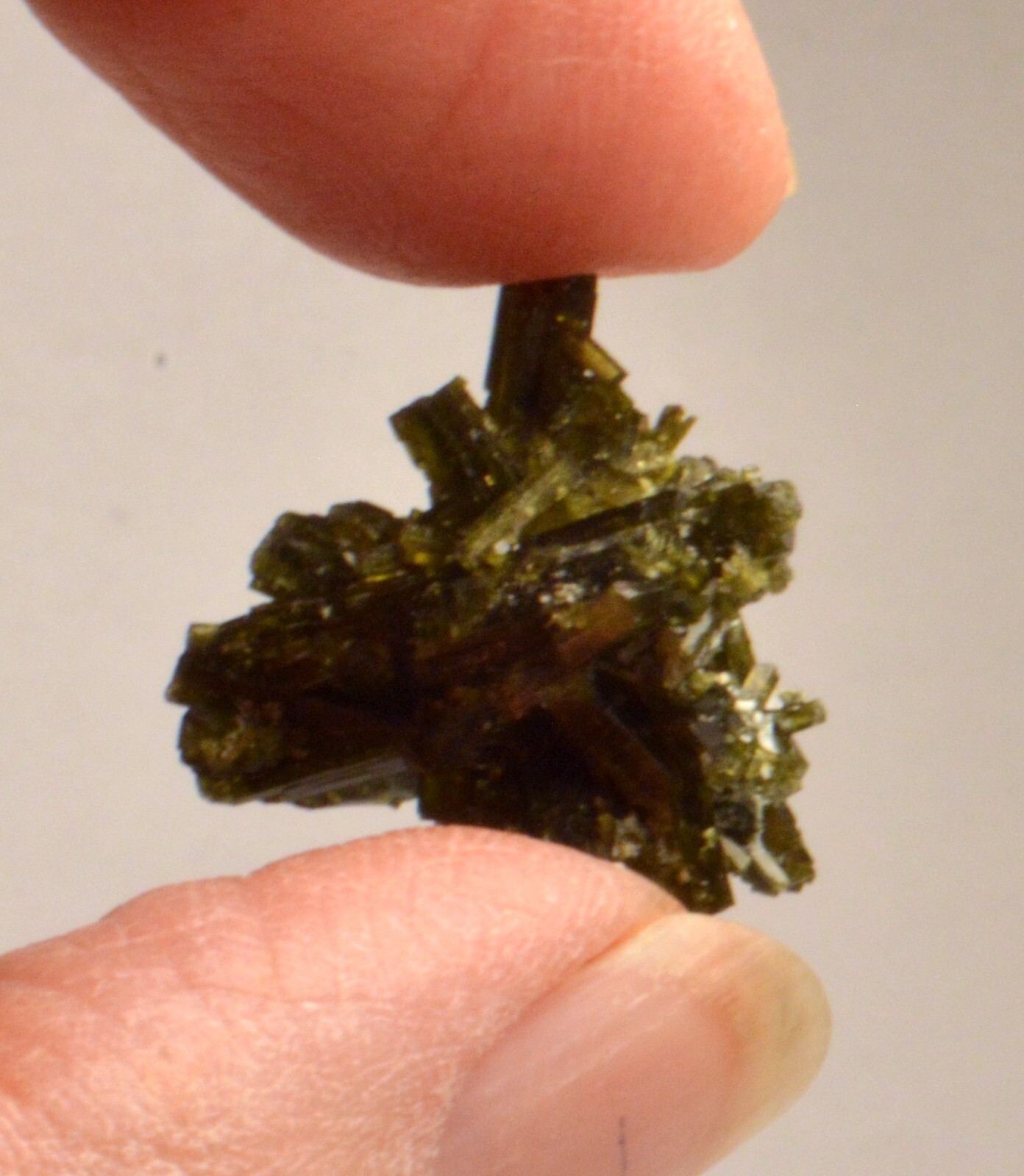 #11,987 Epidote – Pakistan [Gem Quality] [ONE PIECE ONLY]