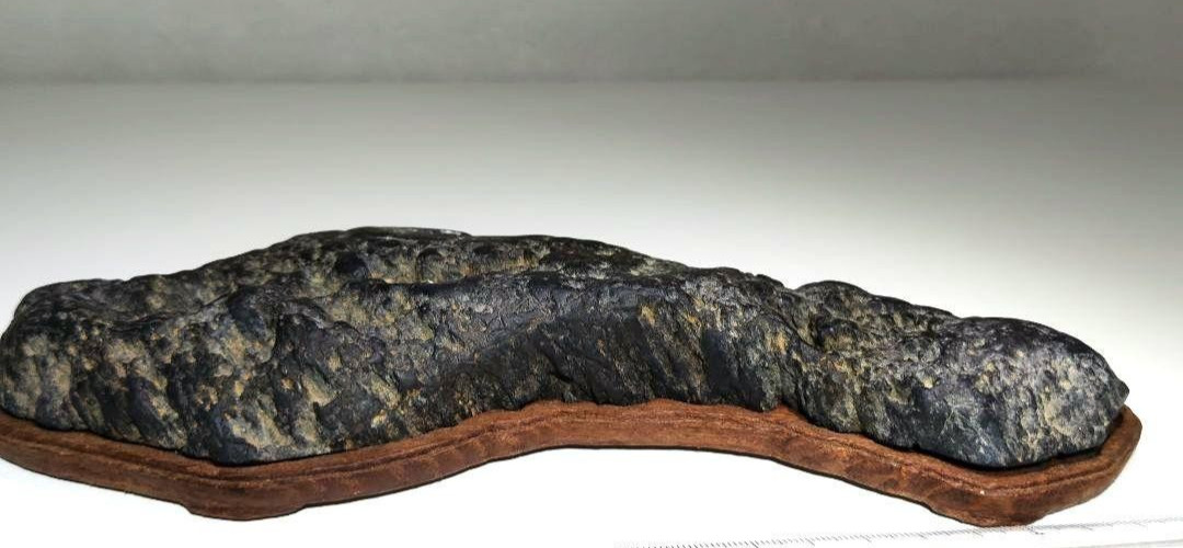Japanese Suiseki Viewing Stone Island Landscape Rock Wood Daiza