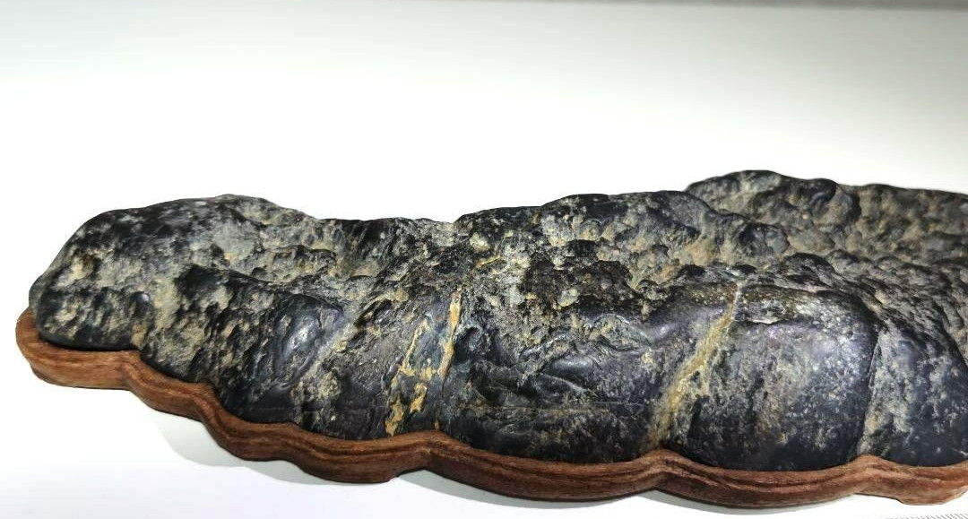 Japanese Suiseki Viewing Stone Island Landscape Rock Wood Daiza