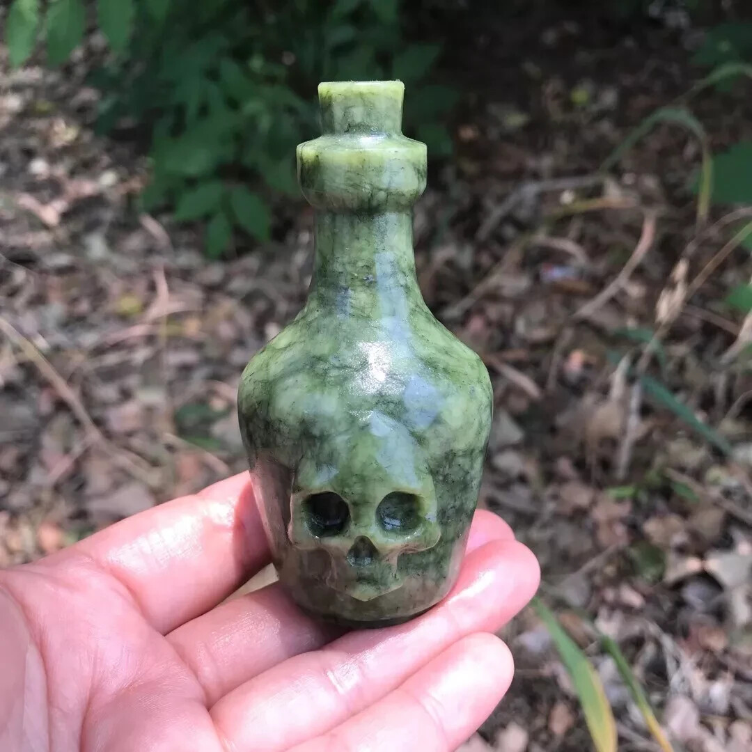 Natural Skull Perfume Bottle (Vine Jade) quartz crystal Random 1PC