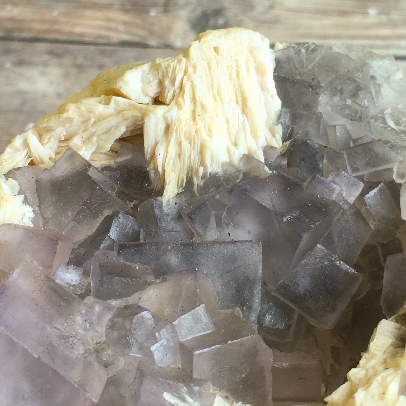 Purple (Lilac) Fluorite Crystal Cluster w/ Baryte: 3.8″ Long; 1 lb 7 oz (644 g);