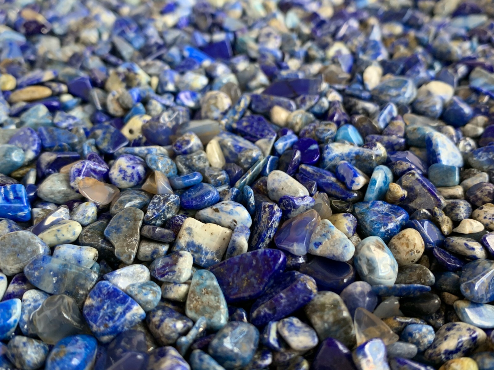 Grade A++ Lapis Semi Tumbled Gemstone Mini Chips 6 – 18 mm, Wholesale Bulk Lot