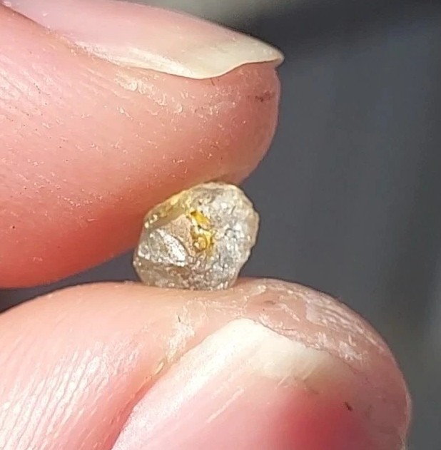 BICOLOR ORANGE & LIGHT BLUE SAPPHIRE FROM MONTANA, USA
