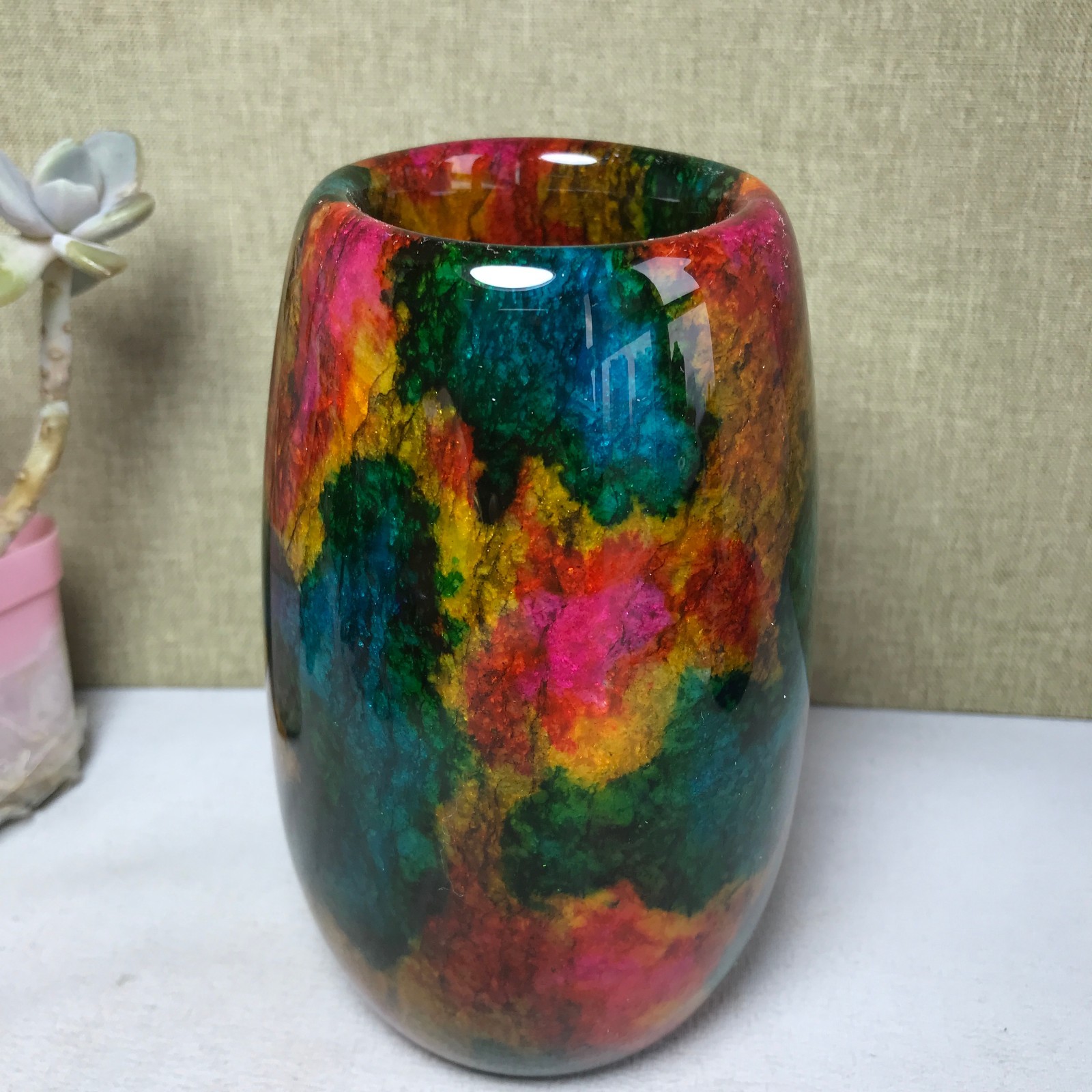 Natural “Seven Colors Jade” vase specimen -Taiwan China 1130g 129mm A2930
