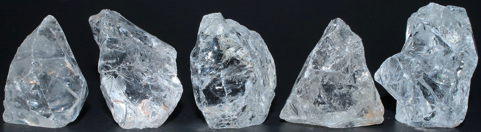 5 Pieces of XL Rough Brazilian Quartz / 20.30 oz (575.49gr) / 3826