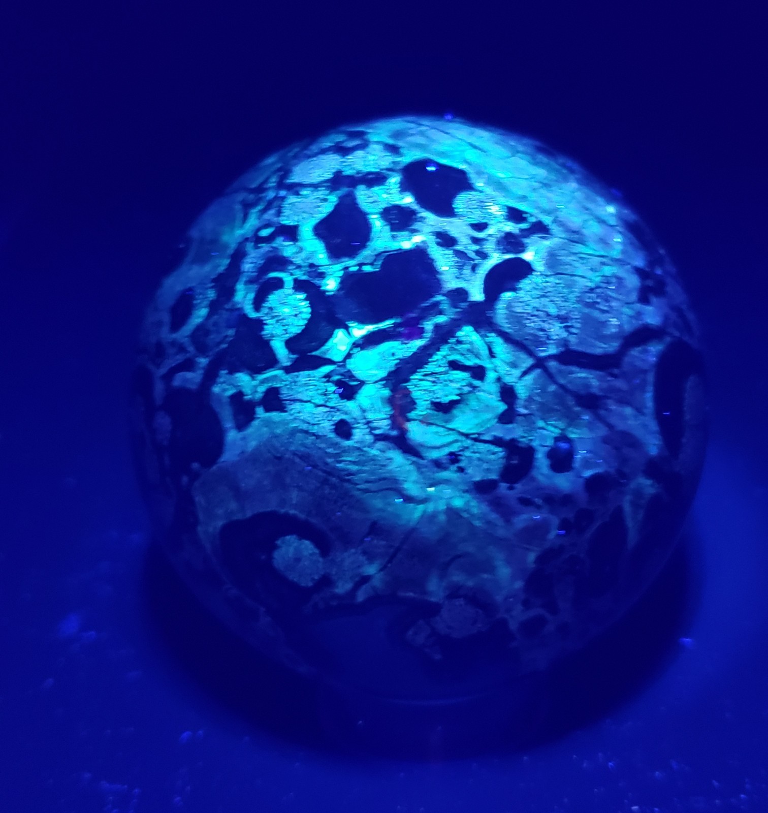 2.8″ Money Agate UV Crystal Druzy Sphere Orb Ball, 448g or 1 lb