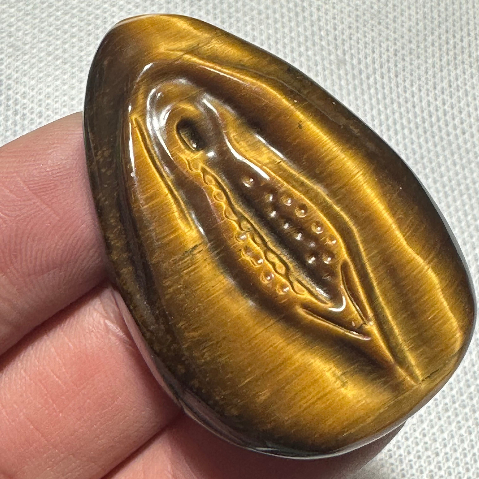 Natural Tiger eye Carved Vagina Quartz Skull Crystal Specimen Reiki Healing 1PC
