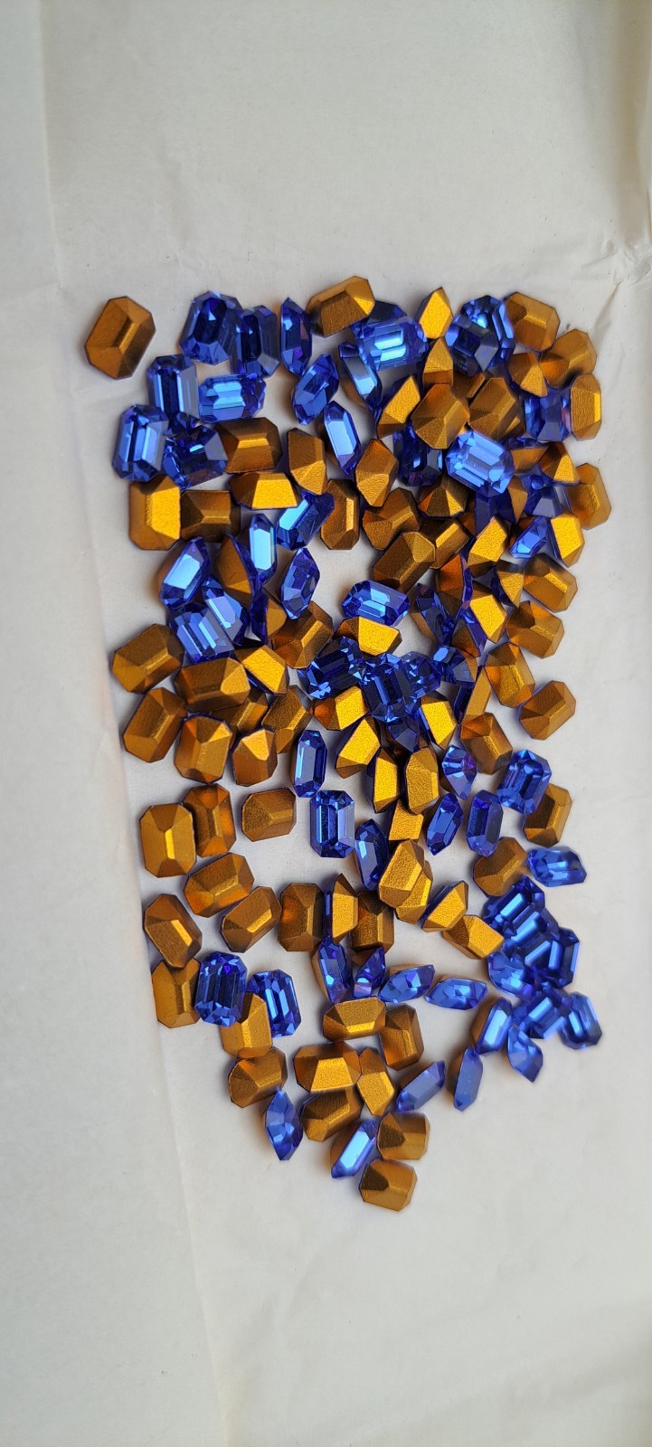 25 pieces Vtg 5x7mm Emerald Cut Foiled Saphire Austria