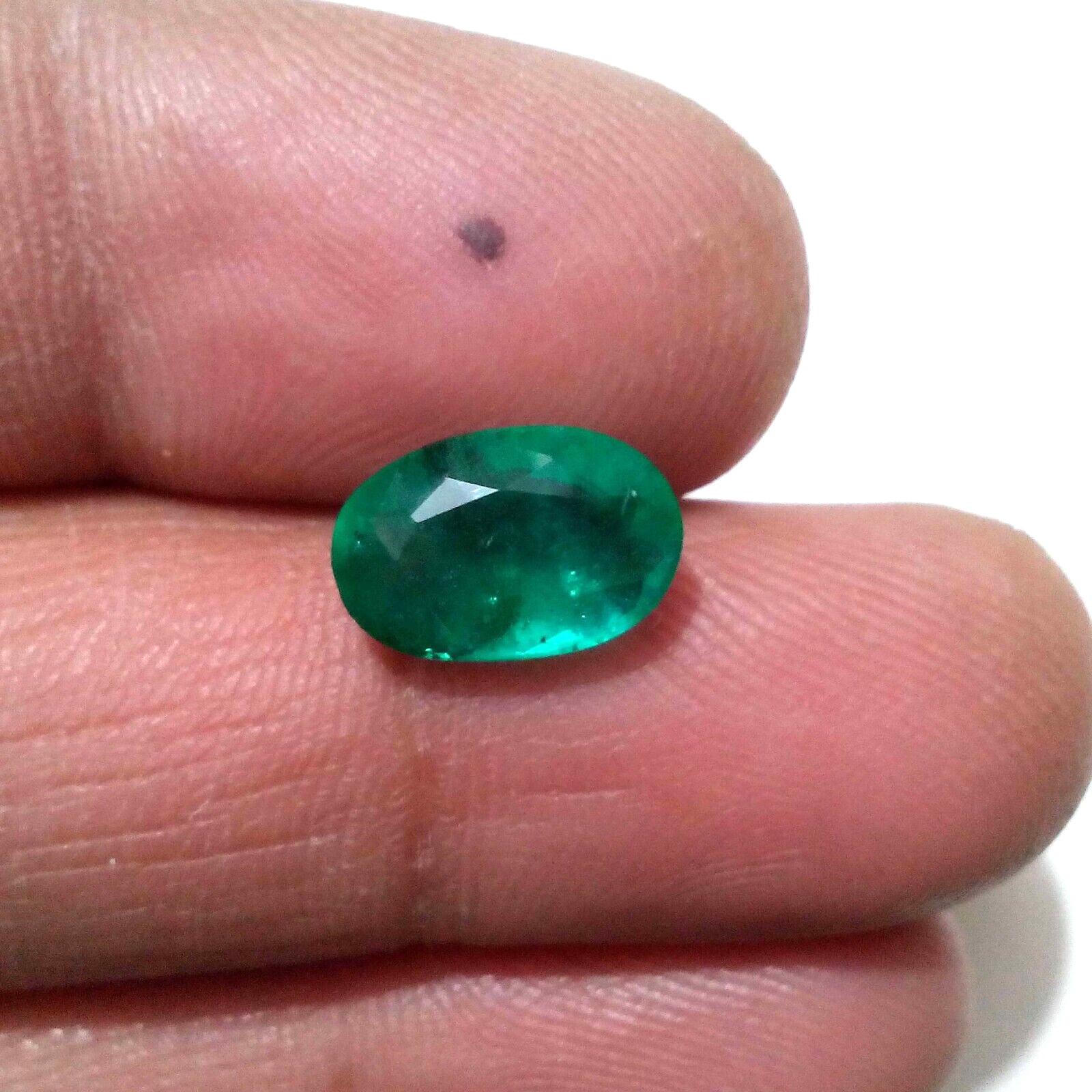 Gorgeous Zambian Emerald Oval 3.60 Crt Wonderful Green Faceted Loose Gemstone
