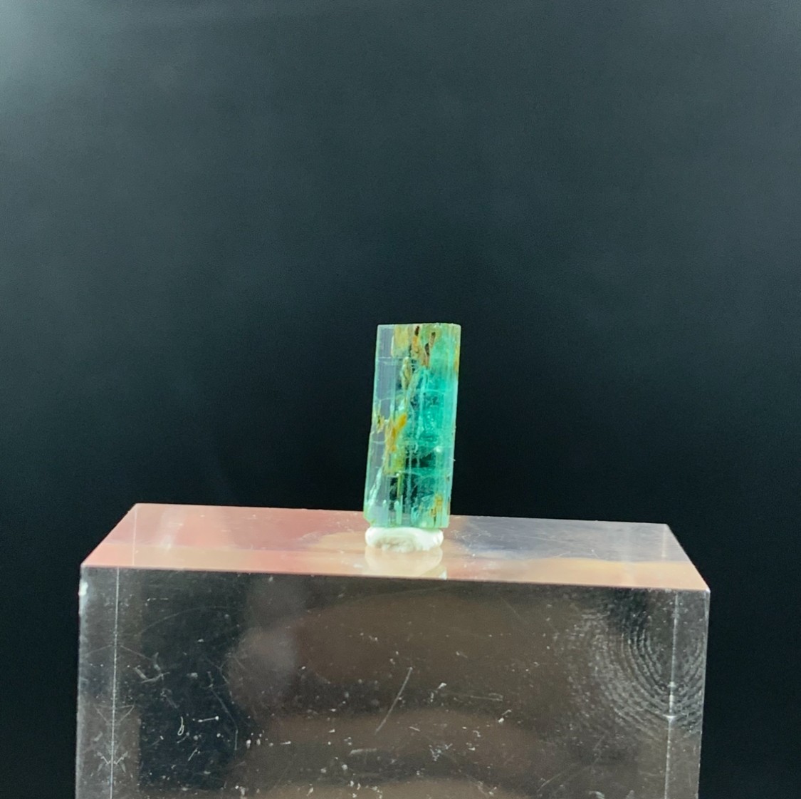 3.10 CT Natural Green Emerald Crystal Lustrous Emerald Gemstone From Pakistan
