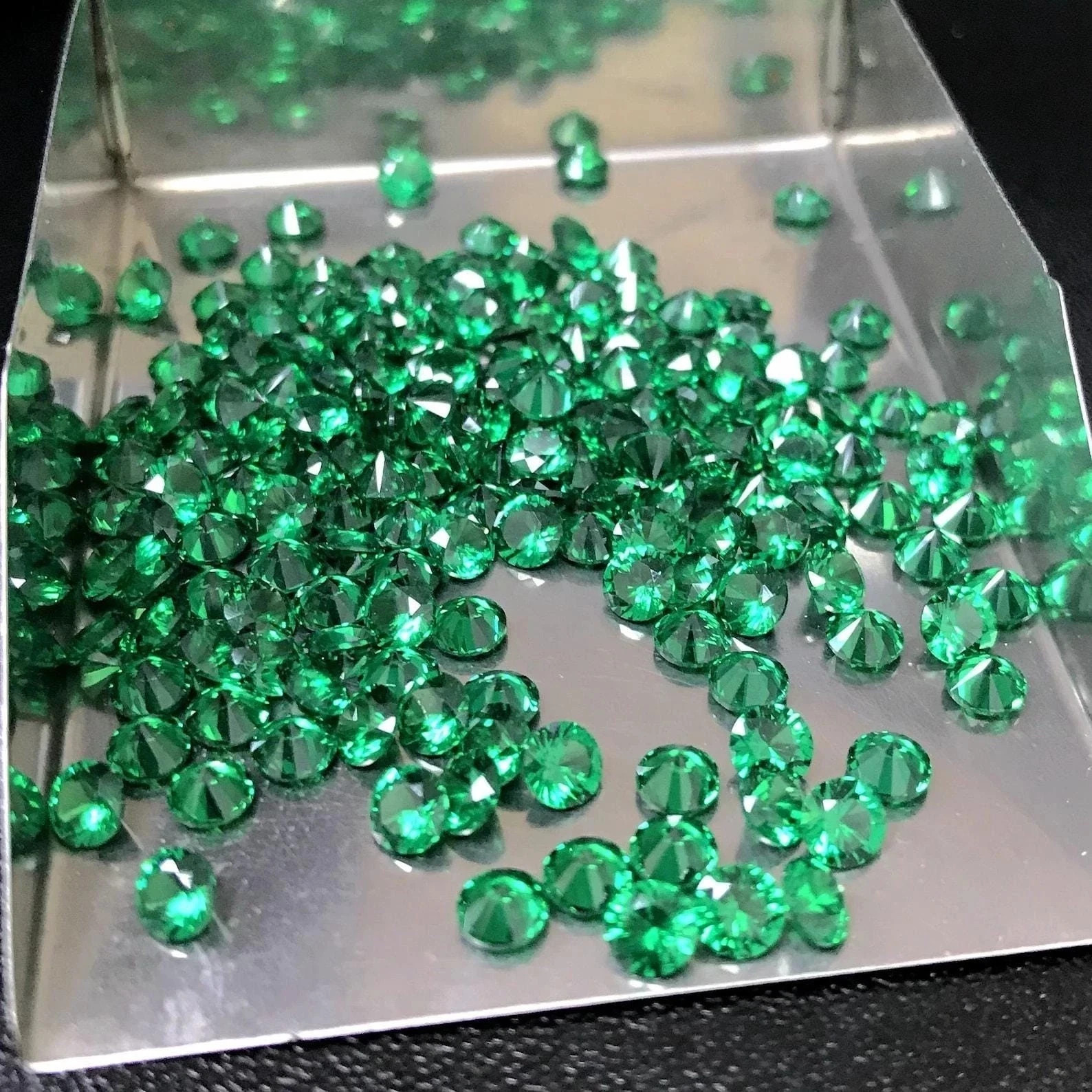 Untreated Certified Flawless 6 mm Natural Emerald Colombia Loose Gemstone 25 PCs