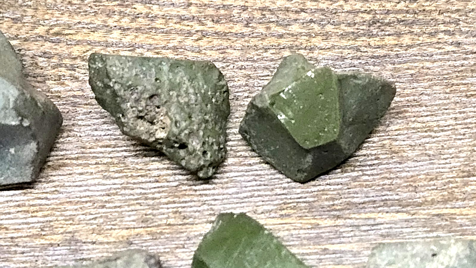 87g 1850s Green Pig Iron Slag Kentucky Lake Seafoam to Forest Tones READ