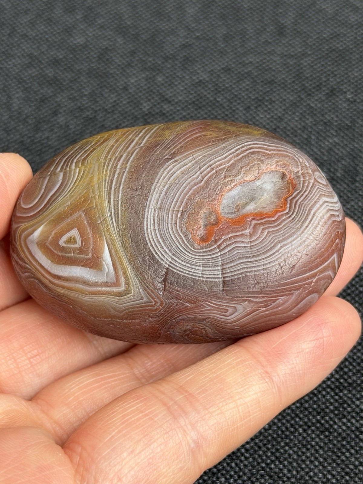 58*38*25mm natural china Yangtze river agate UNPOLISHED Yuhua Rocks Stones 85g