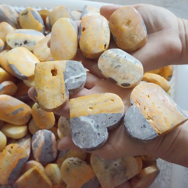 2.2LB 13Pcs Natural Bumble Bee Jasper Quartz Crystal Heart Palm Stone Healing