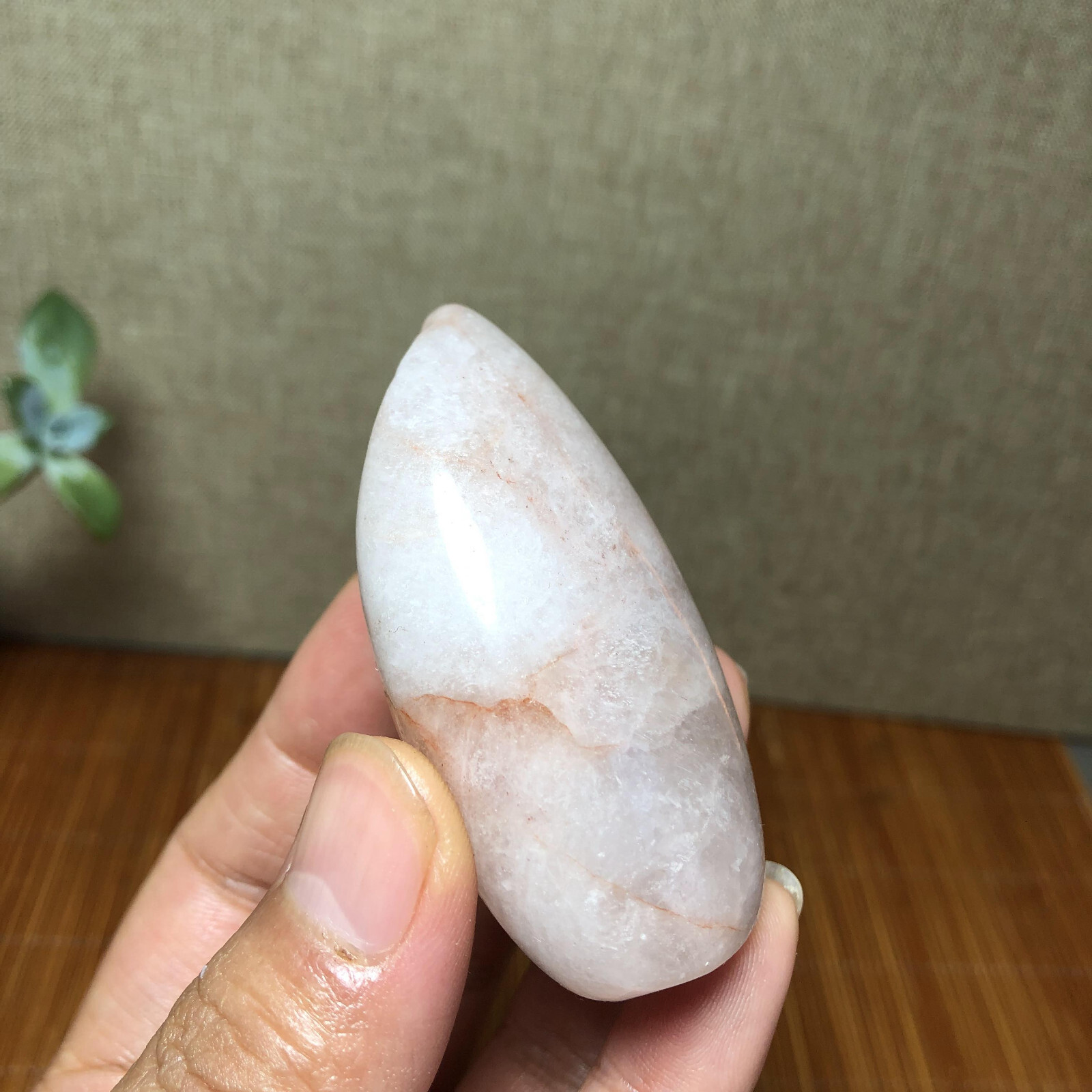 61mm Natural Red gum flower Crystal gemstone polish/rough Specimen 76g A3388