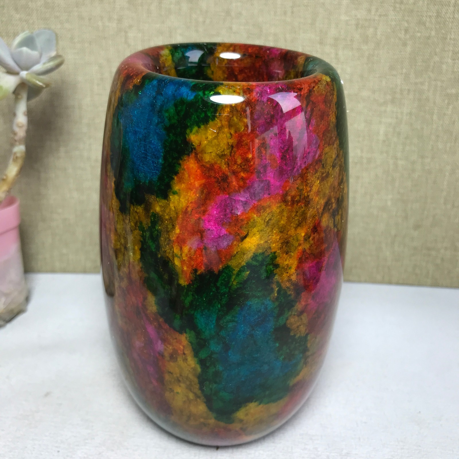 Natural “Seven Colors Jade” vase specimen -Taiwan China 1140g 129mm A2928