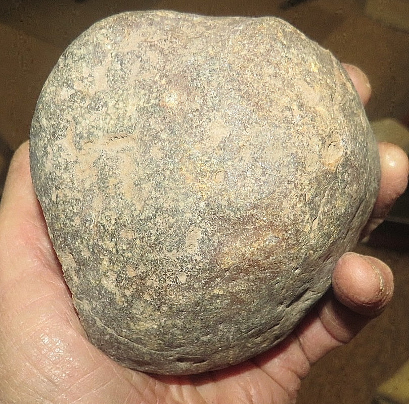 1 AGATE GEODE BRAZIL UNOPENED SOLID PRICE FOR 3-4INCHES ACROSS JAL ALL SIZES