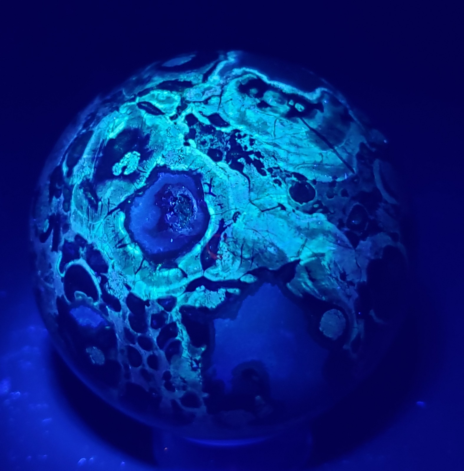 2.8″ Money Agate UV Crystal Druzy Sphere Orb Ball, 448g or 1 lb