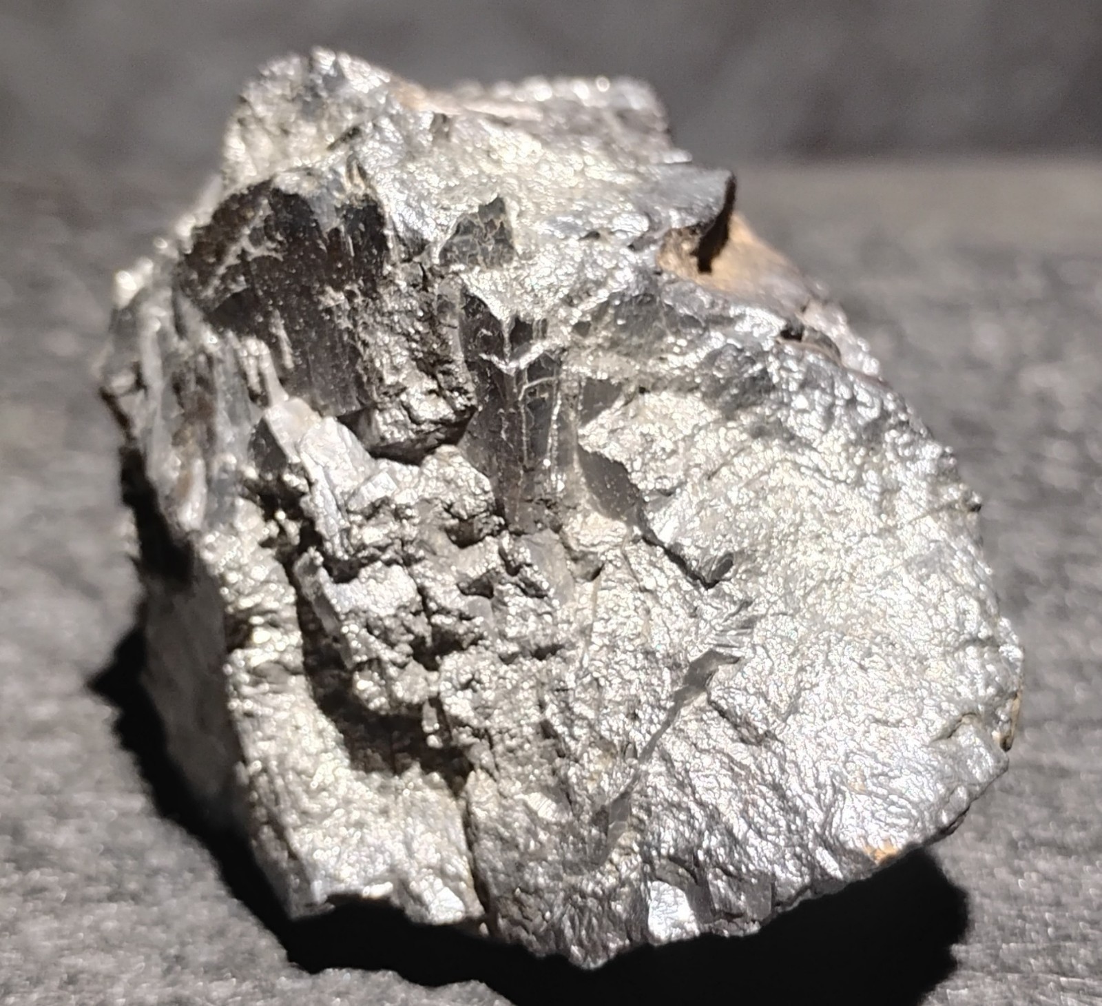 Incredible iron Cross Twinned Pyrite Cluster Specimen 254 Grams