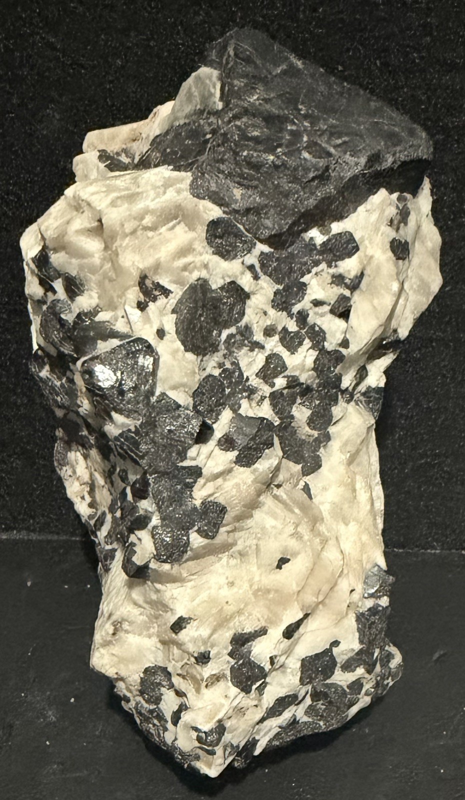 Franklinite crystal in Fluorescent Red Calcite with Willemite From Franklin,Nj