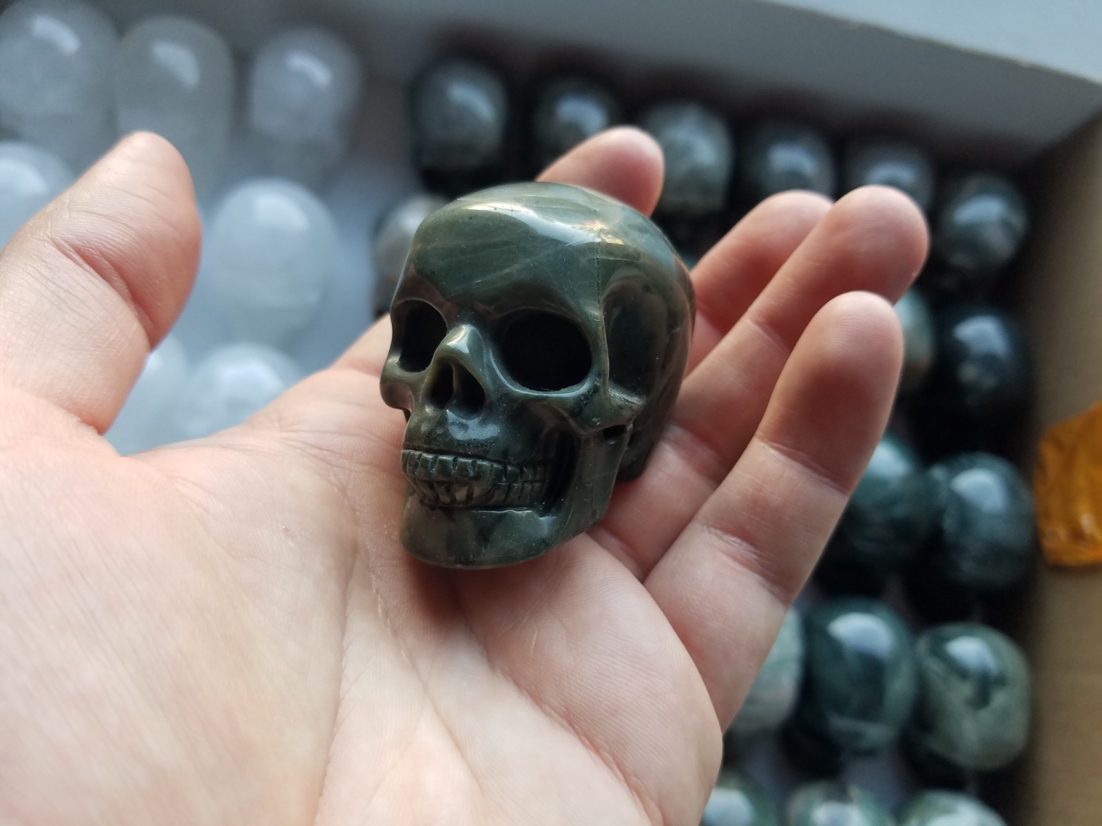 Lot of 50 Hand Carved Skulls Crystal Agate Realistic Carving 2 inches US SELLER