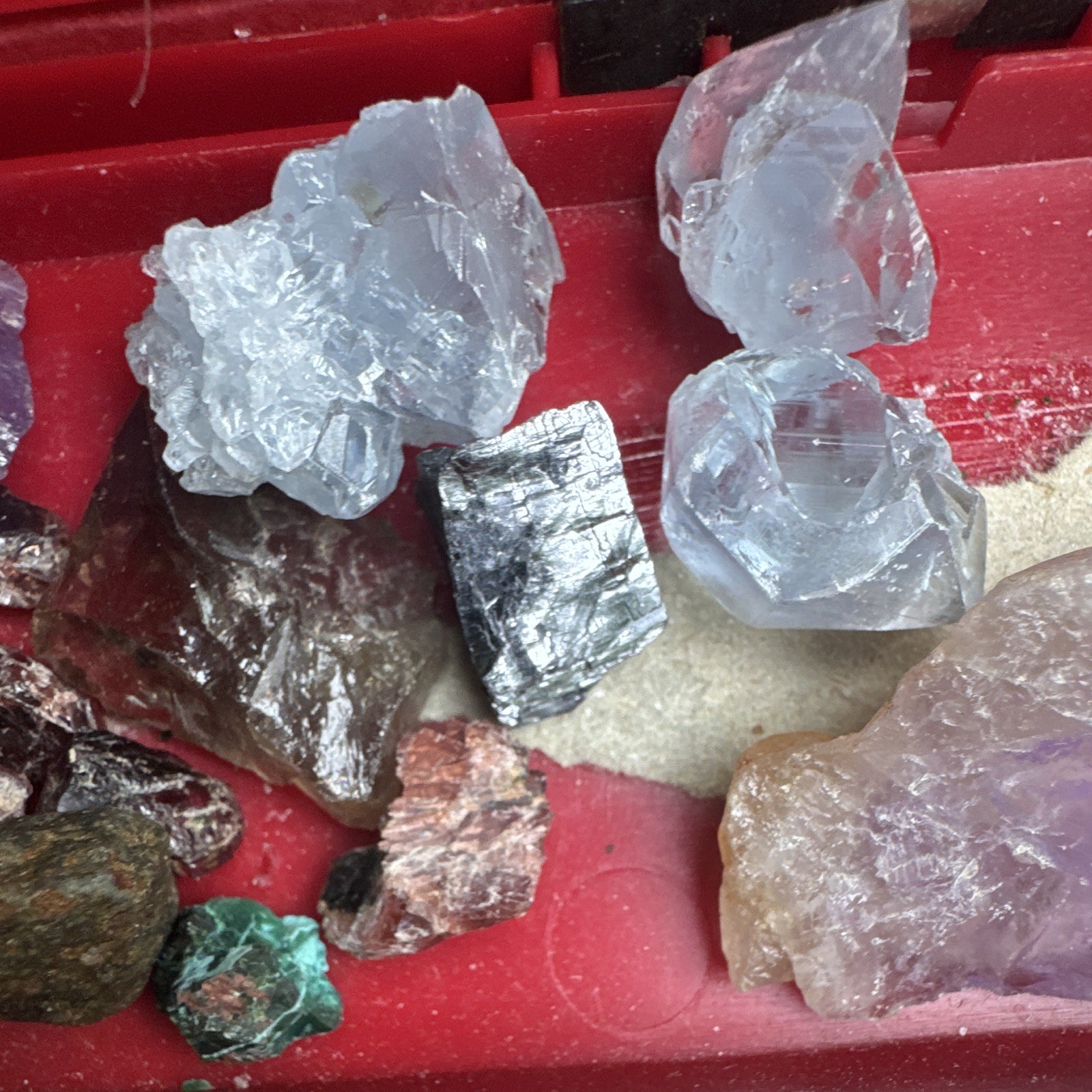 Mixed Lot Rough Rock, Crystal & Mineral Specimens in Red Case (Various)