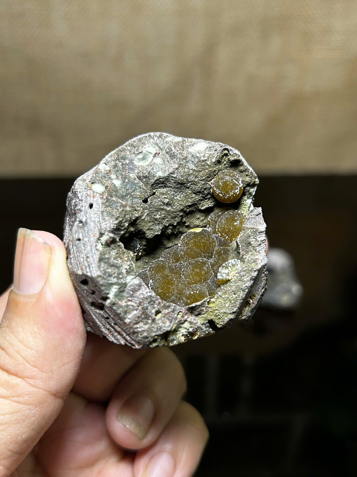 Wholesale 4pcs Natural Thomsonite Egg Geode Sparkling Crystal Cavities 290g
