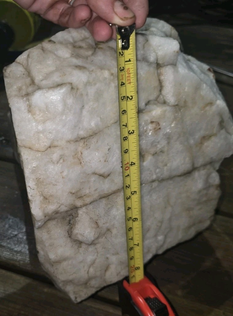 NATURAL ROUGH MILKY QUARTZ 30 LBS