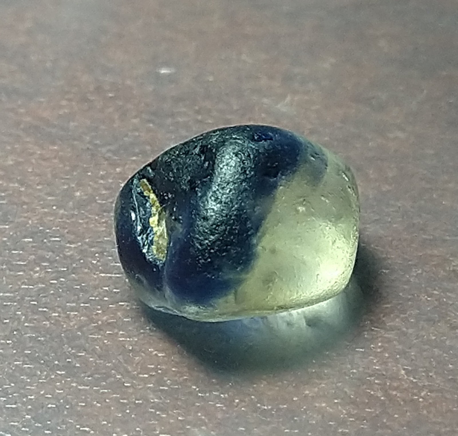Natural Bi-Colour Sapphire 2.50ct Rough Stone Sri-Lanka.