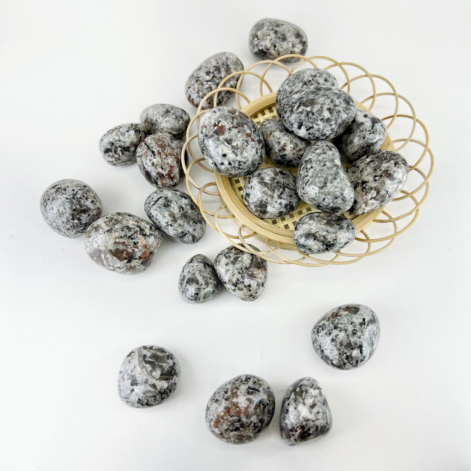5 PCS Natural Yooperlite Tumbled Stone UV Reactive Sodalite Gemstone Home Decor