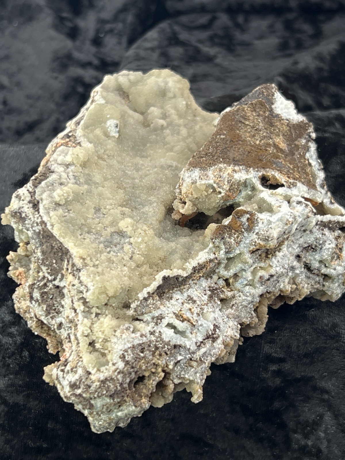 Smithsonite on Sphalerite with UV Calcite Ojuela Mine, Mexico. 1 LB. 13.7 oz