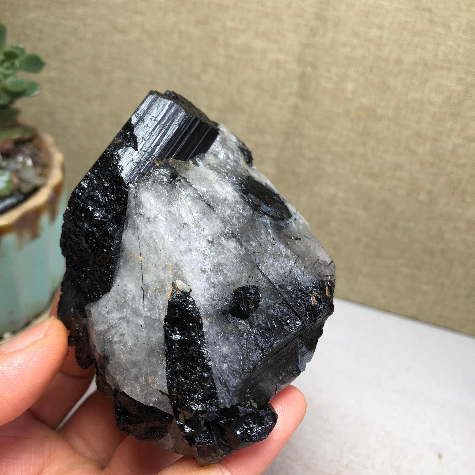 252g Natural tourmaline Crystal paragenesis gemstone original Specimen A4822