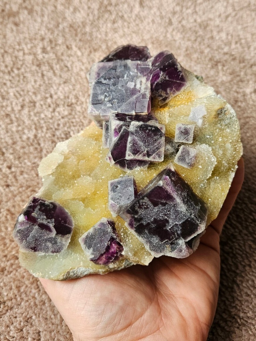 6″ 547g, Purple Sugar Fluorite, Quartz, Ma’Naoshan Mine, China