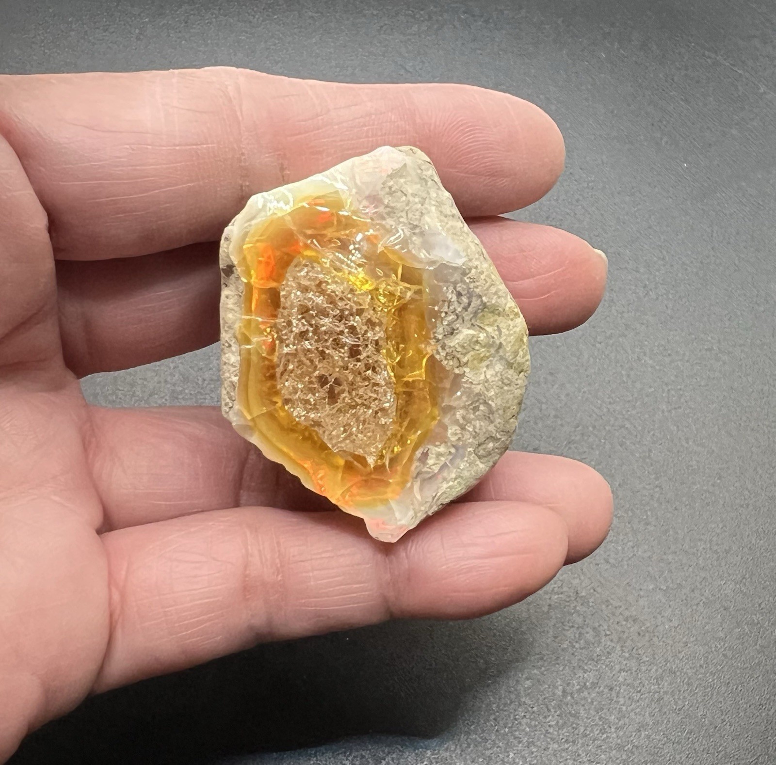 Ethiopian Welo Genuine Opal 30.2g Approx 1 1/2in AWESOME FLASHES