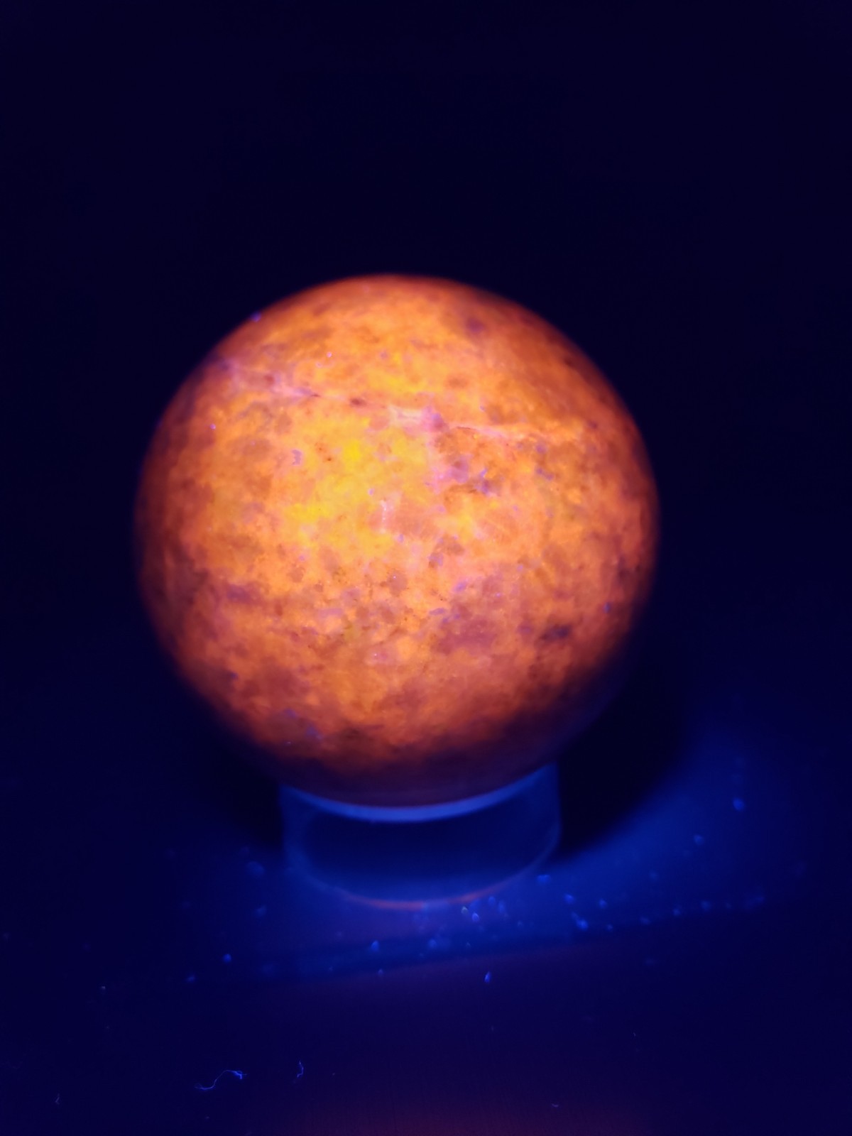 2.15″ Hackmanite Mineral Sphere Orb Ball STRONG UV, 220g or 7.76 oz
