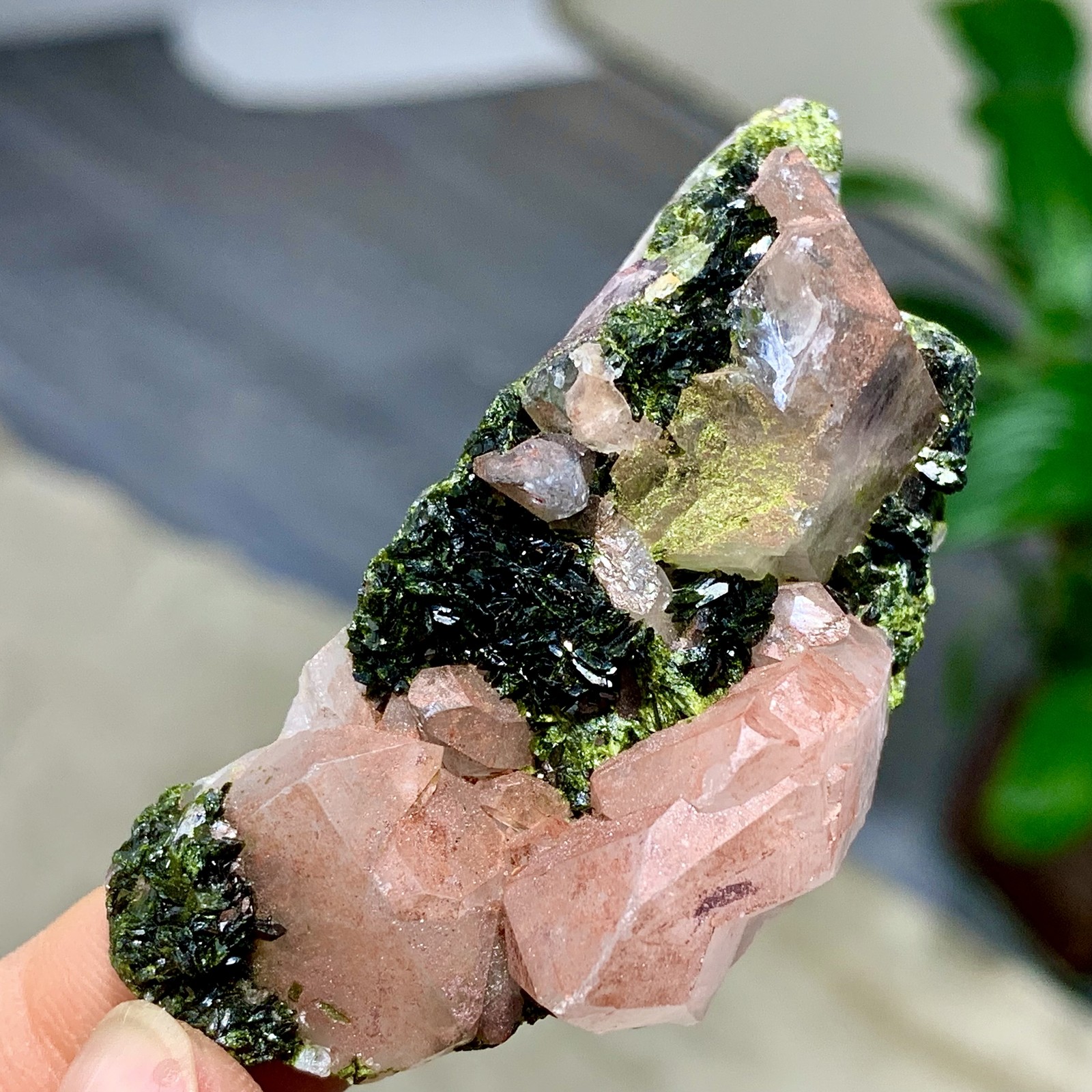 41G Natural beautiful epidote quartz with garden Crystal mineral symbiosis