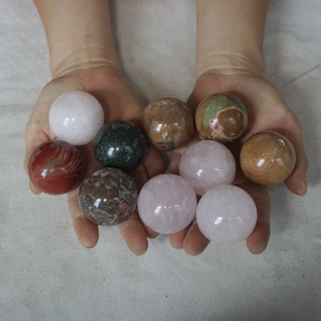 10Pcs Natural Quartz Crystal Jasper Sphere Ball Diverse Rock Tumbles Healing 4cm