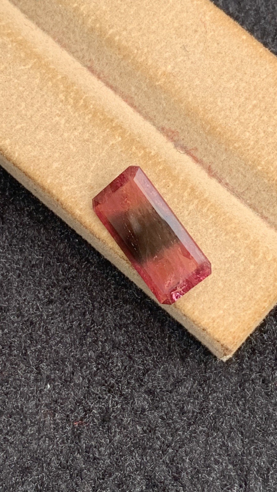 4.60ct natural rare pink & dark brown color in the middle bi colors tourmaline